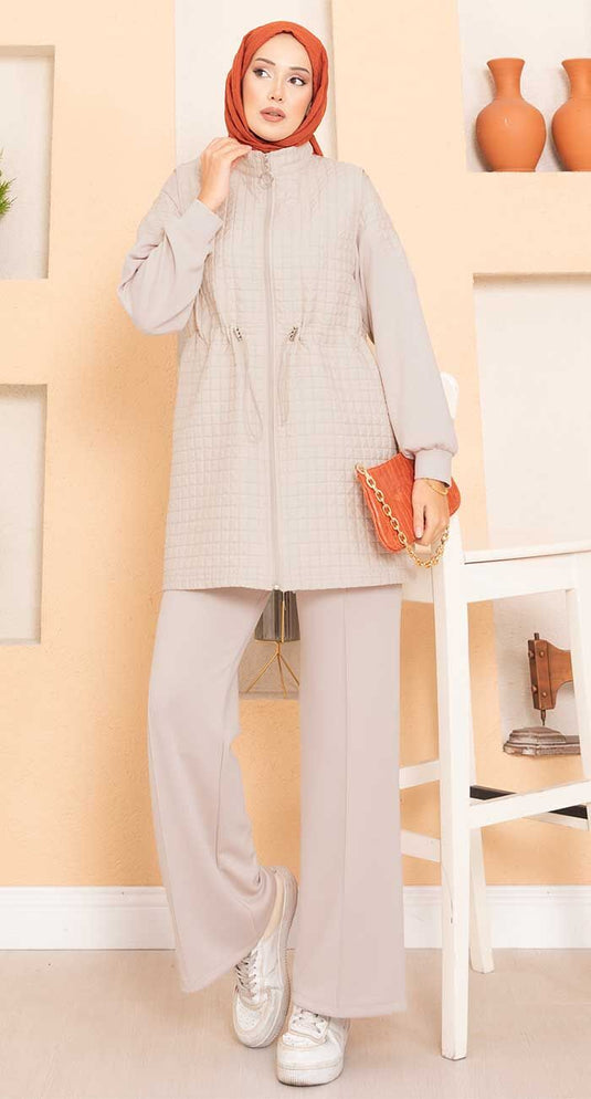 Beli Ayarlanabilir Kapitone Yelekli Üçlü Tesettür Takım Bej