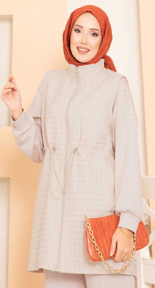 Beli Ayarlanabilir Kapitone Yelekli Üçlü Tesettür Takım Bej