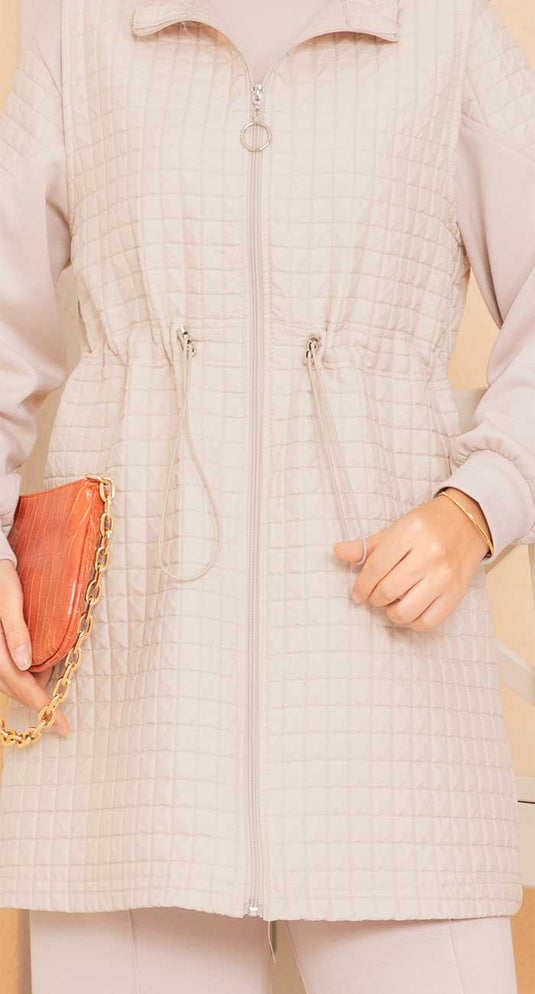 Beli Ayarlanabilir Kapitone Yelekli Üçlü Tesettür Takım Bej