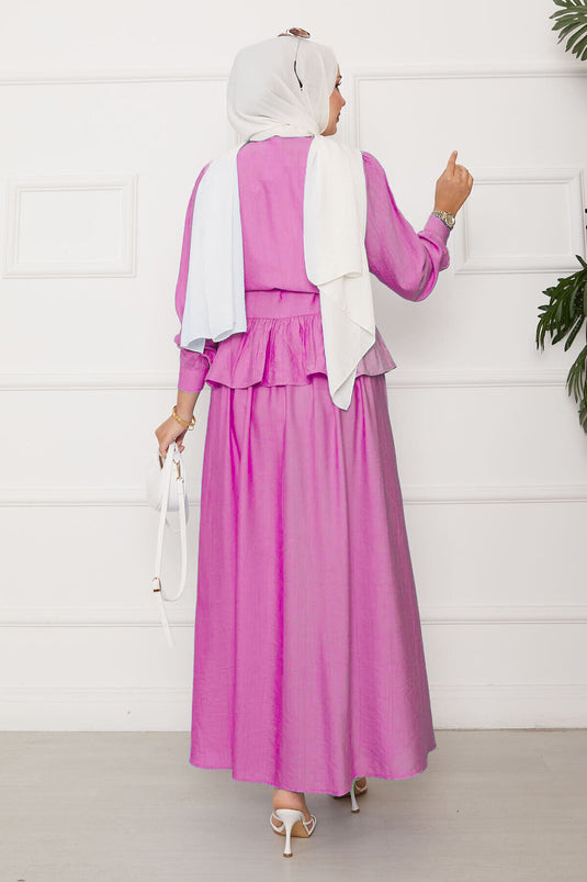 بدلة فراولة من قطعتين مع رباط خصر وتنورة باللون الوردي