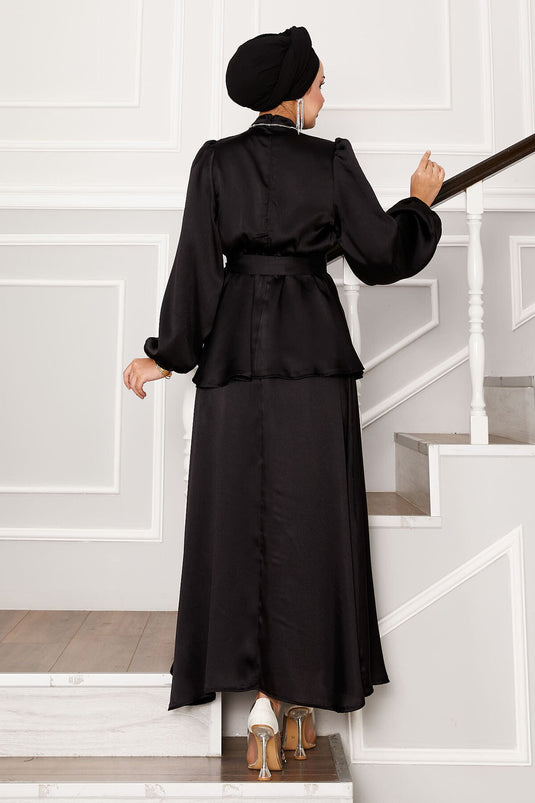 Tailleur jupe en satin avec ceinture plissée noire