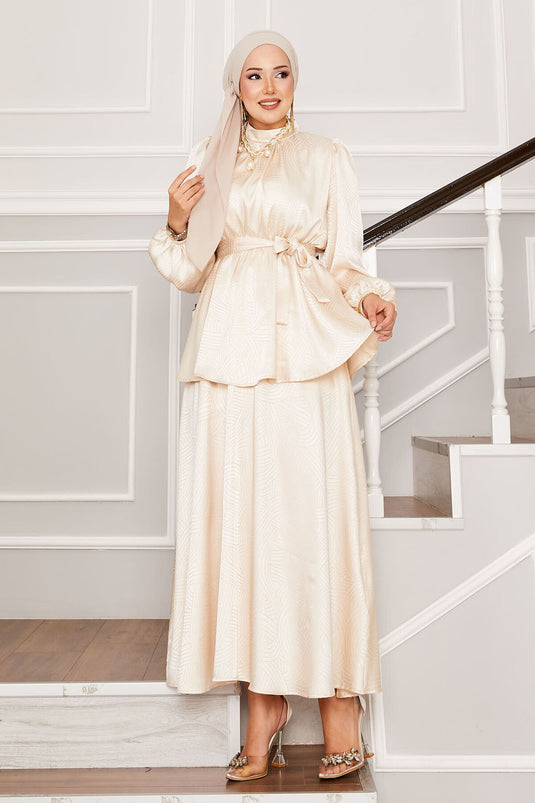 Costume jacquard à taille plissée et ceinture crème