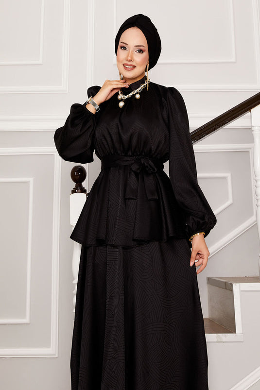 Costume jacquard noir avec ceinture et cordon de serrage à la taille