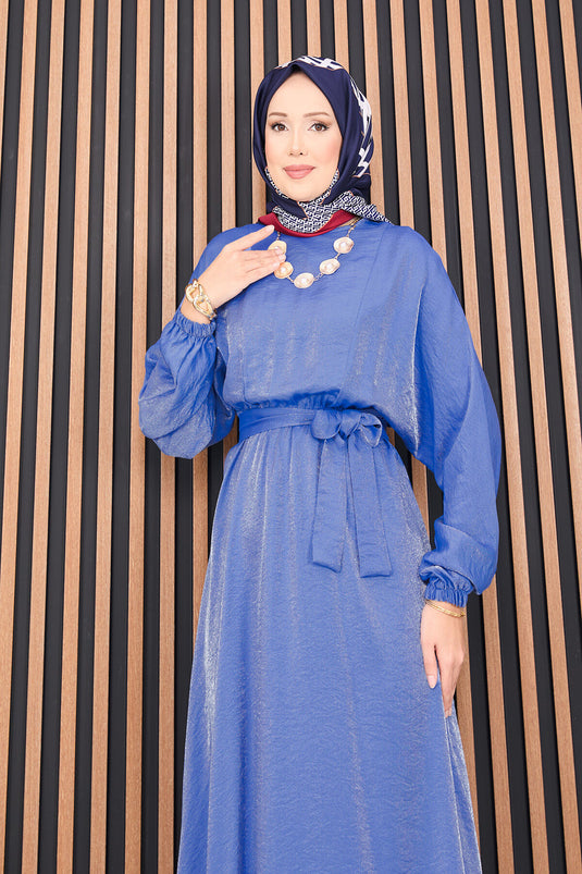 Robe Modeste Oversized Avec Ceinture Et Manches Batwing En Indigo