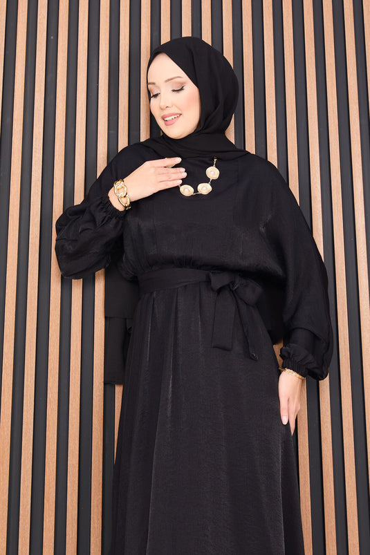 Robe hijab noire à manches chauve-souris et taille plissée