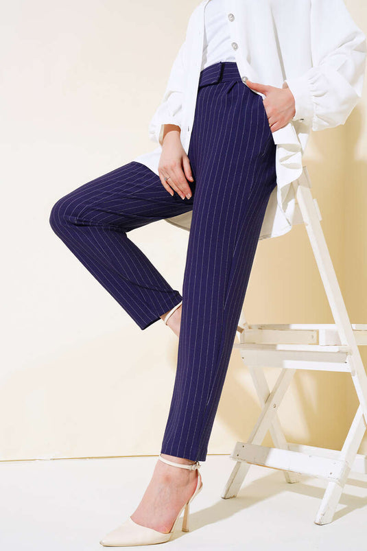 Gestreifte Hose mit Klettverschluss in Marineblau