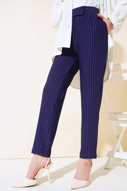 Gestreifte Hose mit Klettverschluss in Marineblau