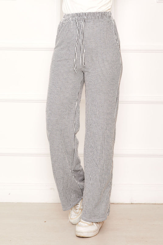 بنطلون كاجوال مخطط بحزام خصر مطاطي ورباط أسود