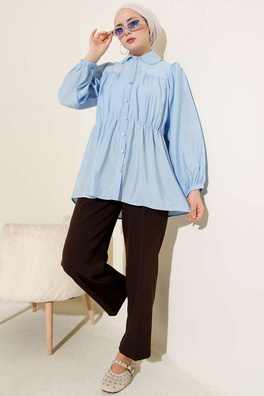 Camisa con detalle de elástico azul