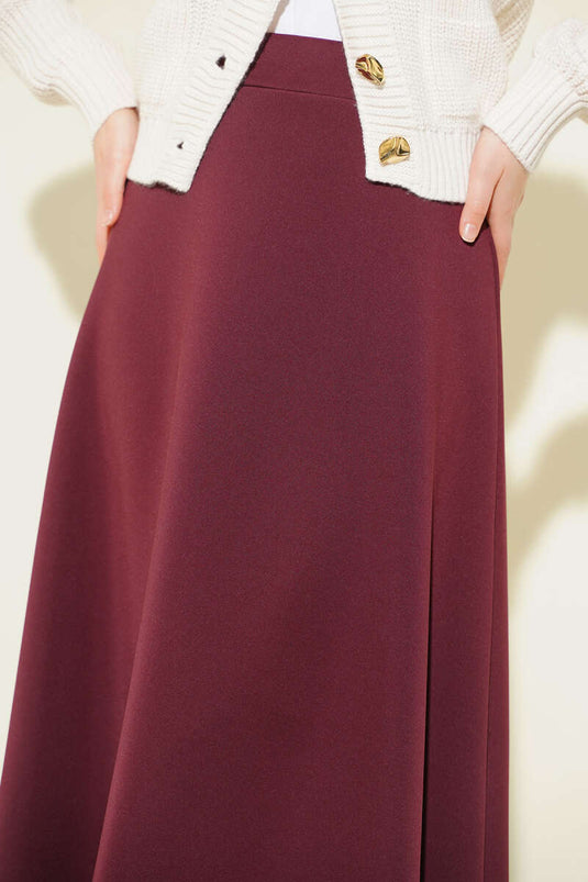 Jupe évasée en scuba avec détails en cuir bordeaux