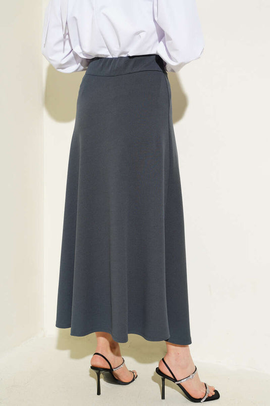 تنورة واسعة أساسية بخصر مطاطي، لون رمادي دخاني