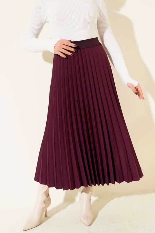 تنورة بنفسجية مطاطية بطيات