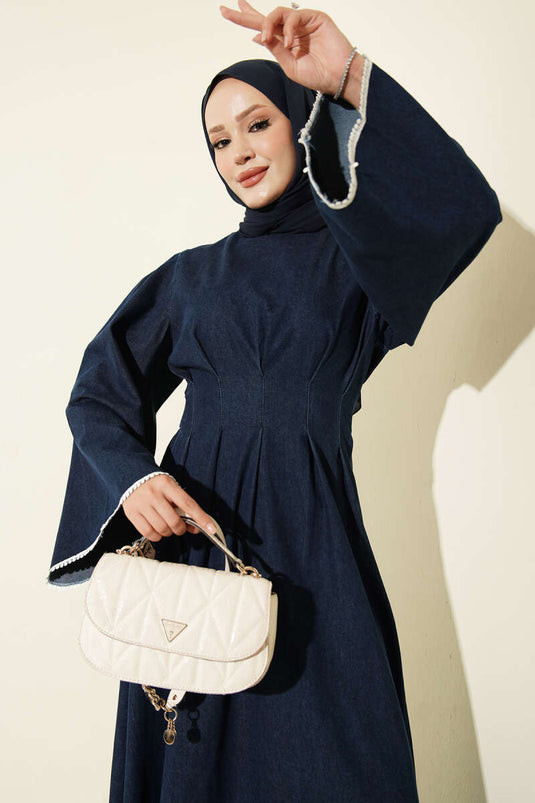 Abito Con Cintura E Dettagli In Blu Navy