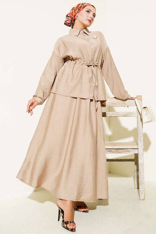 طقم من قطعتين بخصر نفق وتنورة لاتيه