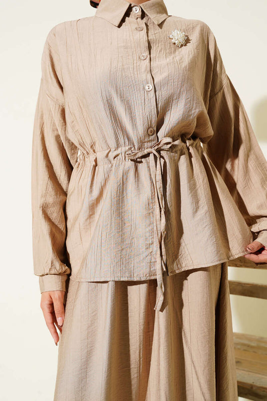 طقم من قطعتين بخصر نفق وتنورة لاتيه