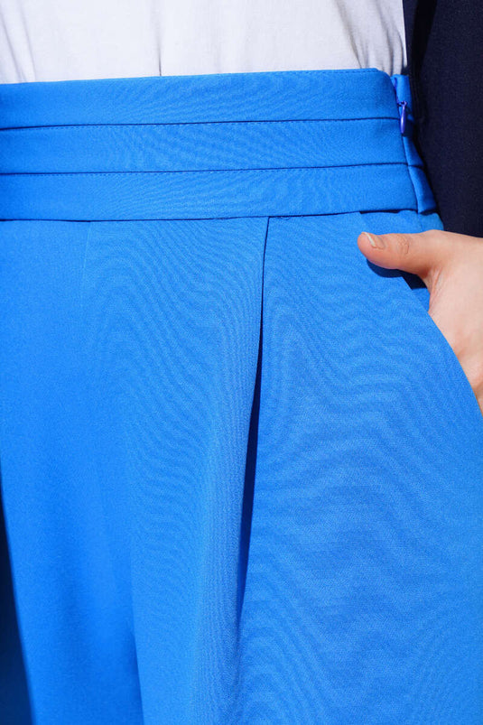 Dreilagige Hose mit weitem Bein in Blau