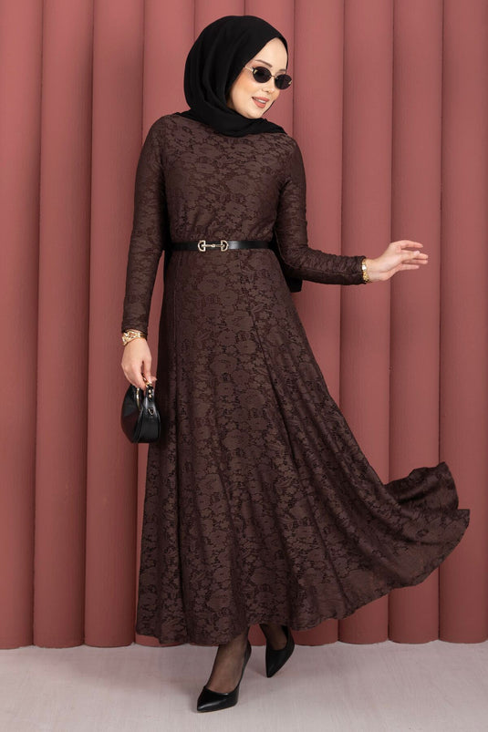 Vestito coprente con cintura e dettagli in pizzo Bella, colore marrone