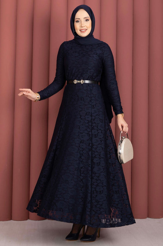 Robe voilée à ceinture avec détails en dentelle Bella bleu marine