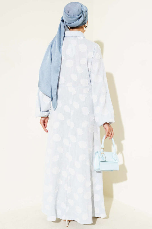 فستان منقط بنصف أزرار باللون الأزرق الفاتح