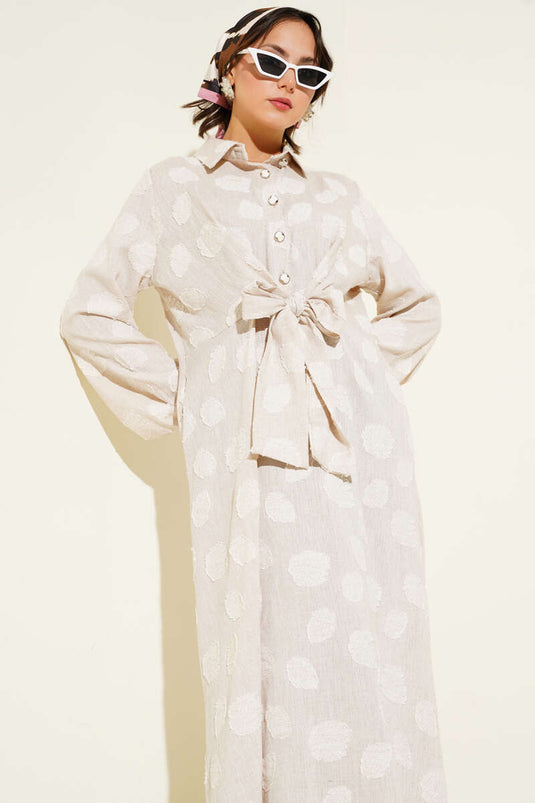 Robe à pois et demi-boutons beige