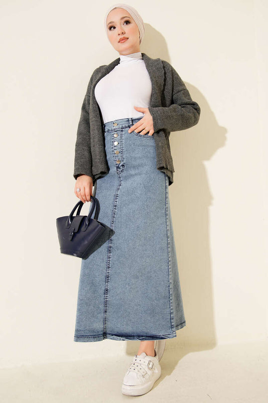 تنورة جينز بخمسة أزرار باللون الأزرق