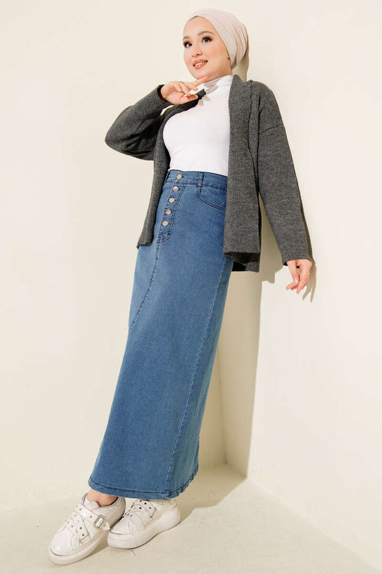 تنورة جينز زرقاء بخمسة أزرار