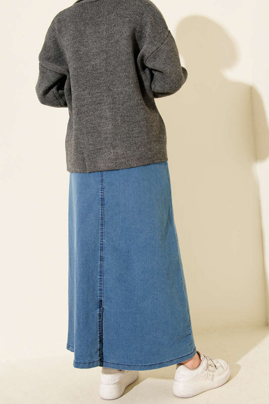 تنورة جينز زرقاء بخمسة أزرار