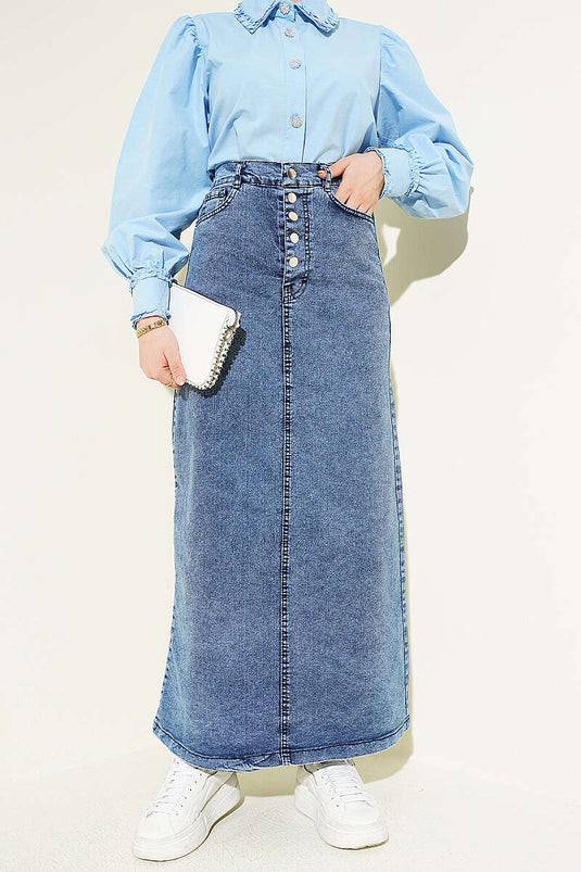 Jupe en jean bleu avec cinq boutons