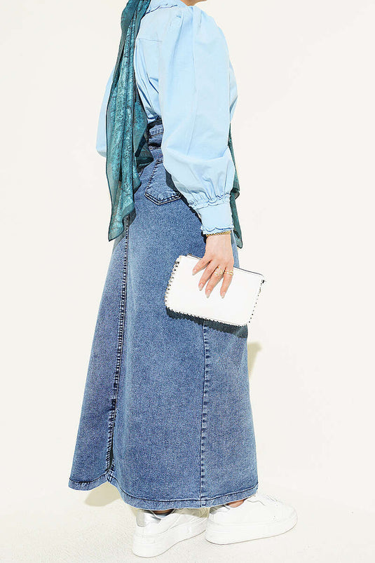 Jupe en jean bleu avec cinq boutons