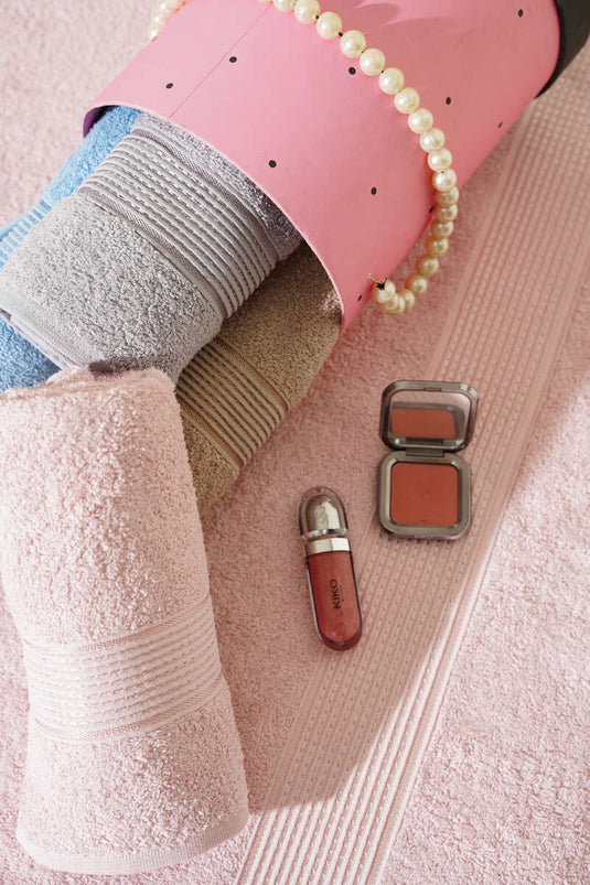 طقم مناشف حمام Betüş مكون من قطعتين بودرة