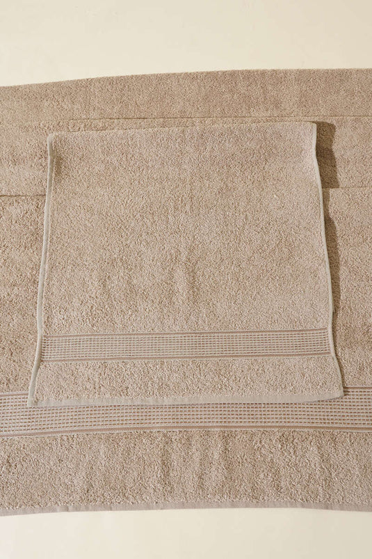 Ensemble de 2 serviettes de bain Betüş couleur vison