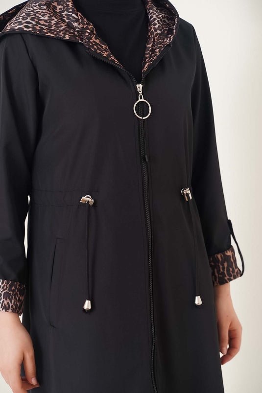Bileği Çizgili Kapüşonlu Siyah Leopar Trençkot