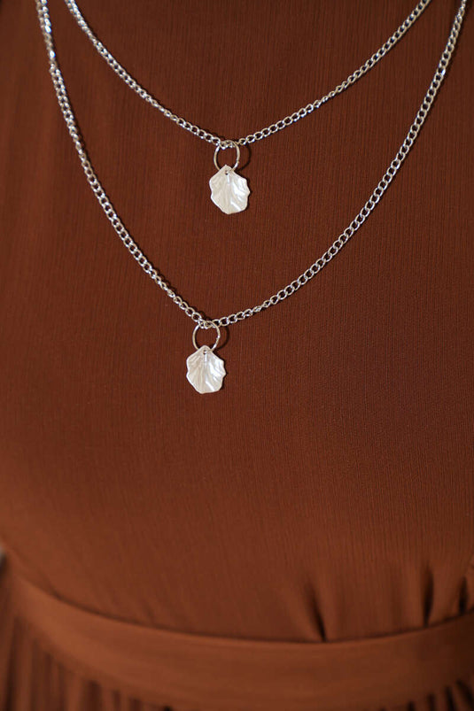 Lagenkleid mit Knöchelbändern, Braun