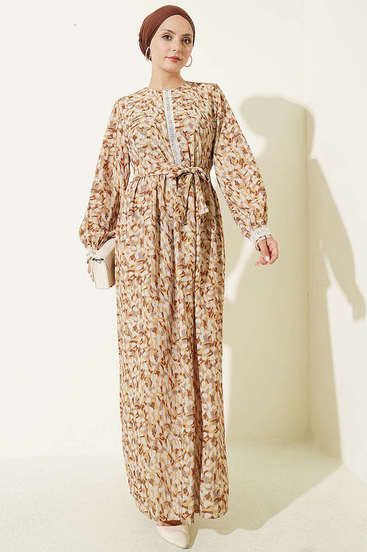 Robe Jaune Moutarde Avec Détails En Dentelle Au Poignet