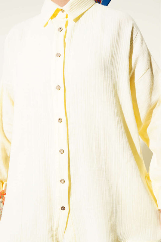 Chemise basique avec boutons aux chevilles en jaune