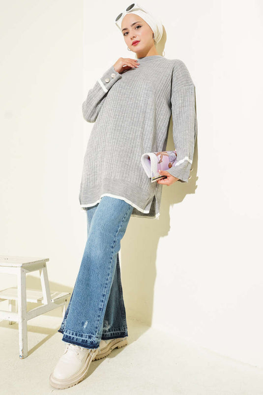 سترة محبوكة مضلعة بأزرار على الأكمام، رمادية