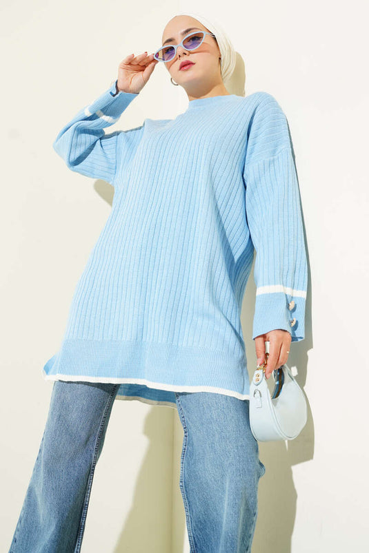 سترة محبوكة مضلعة بأزرار على الأكمام، لون أزرق