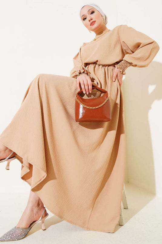 طقم من قطعتين مع تنورة بطول الكاحل ولاتيه