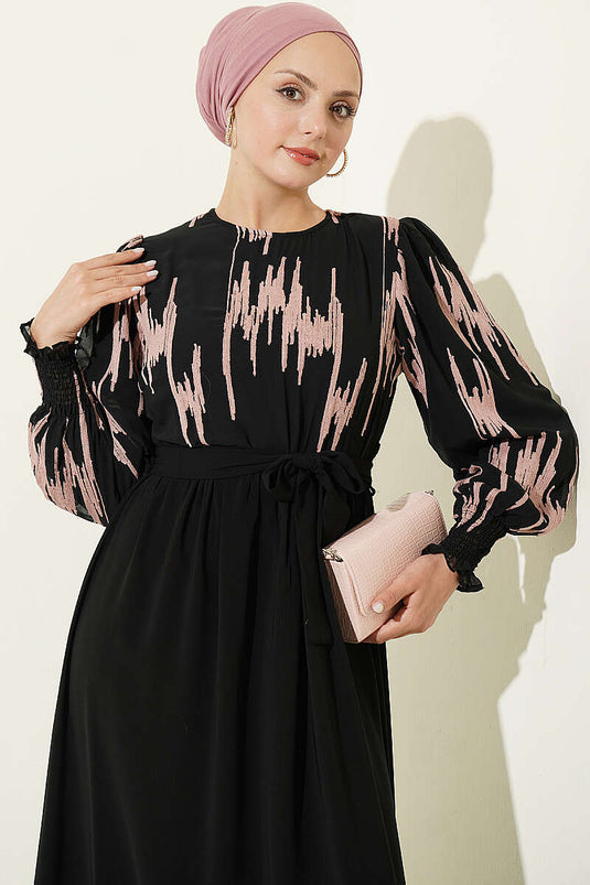 Robe Rose Brodée Au Poignet
