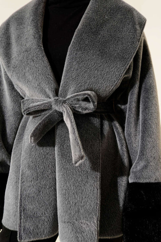 Manteau Goldfox avec ceinture en fourrure aux chevilles, gris