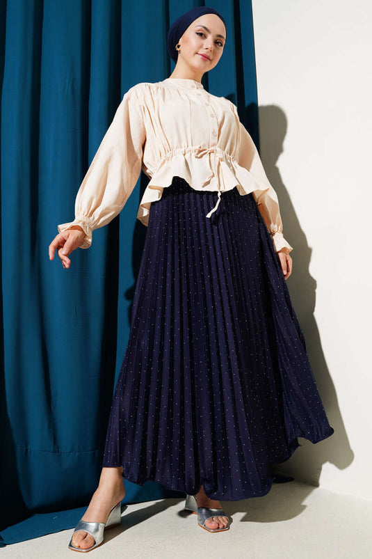 قميص قصير بخصر مطاطي باللون البيج