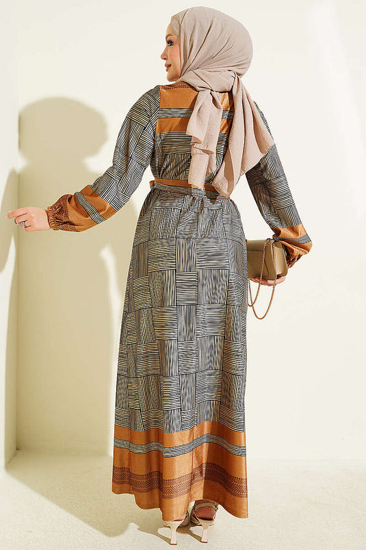 Gelbes Kleid Mit Elastischen Bündchen Und Dama-Muster