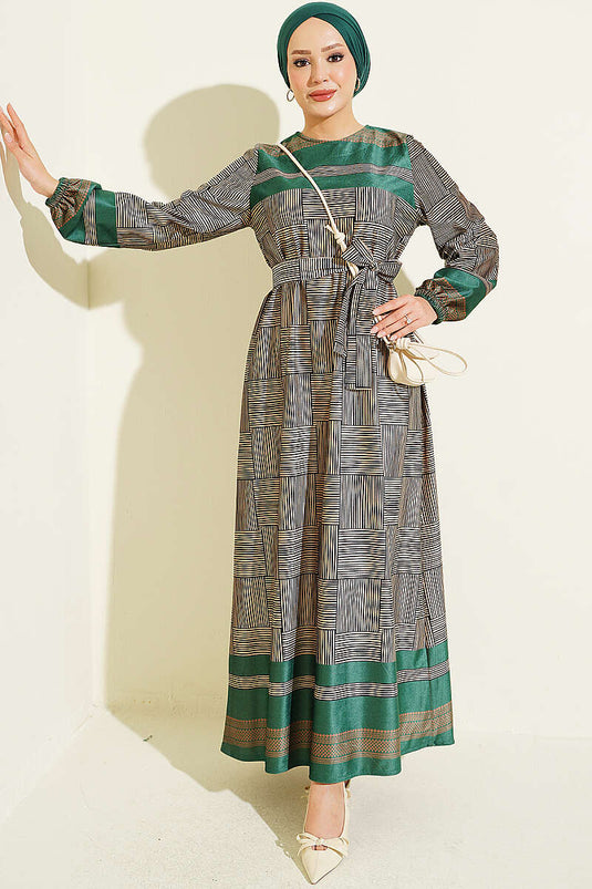Grünes Kleid Mit Elastischen Bündchen Und Dama-Muster