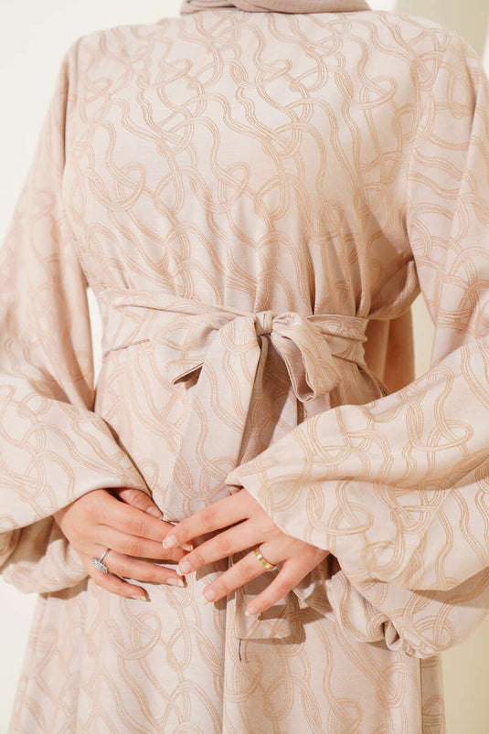 فستان بنمط عقدة الكاحل المطاطية باللون البيج