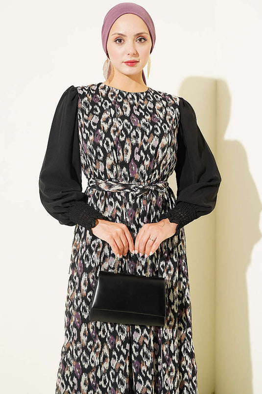 Robe Violette À Volants Et Poignets Élastiqués