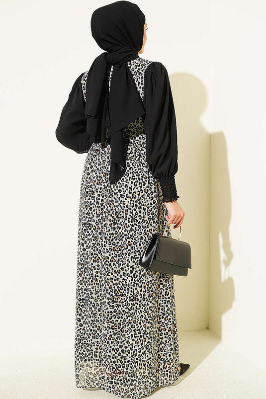 Schwarzes Kleid Mit Gerafften Ärmeln Und Elastischen Bündchen