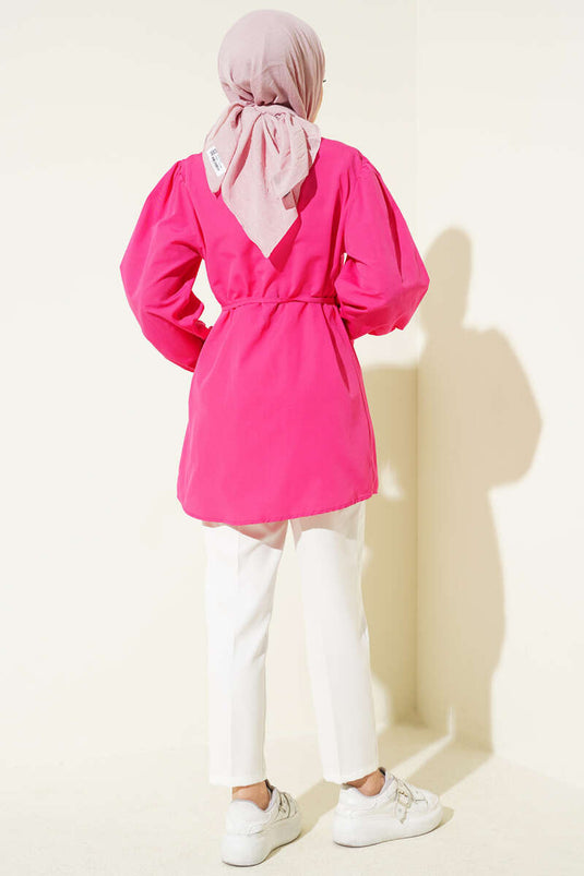 Chemise fuchsia avec dentelle guipure et poignets élastiqués