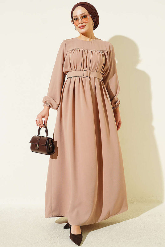Beige Elastisch Jurk Met Ruches Aan De Zoom