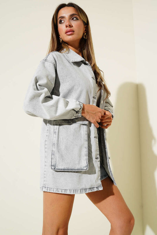 جاكيت جينز رمادي اللون بجيوب مطاطية عند الكاحل