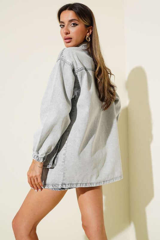 جاكيت جينز رمادي اللون بجيوب مطاطية عند الكاحل